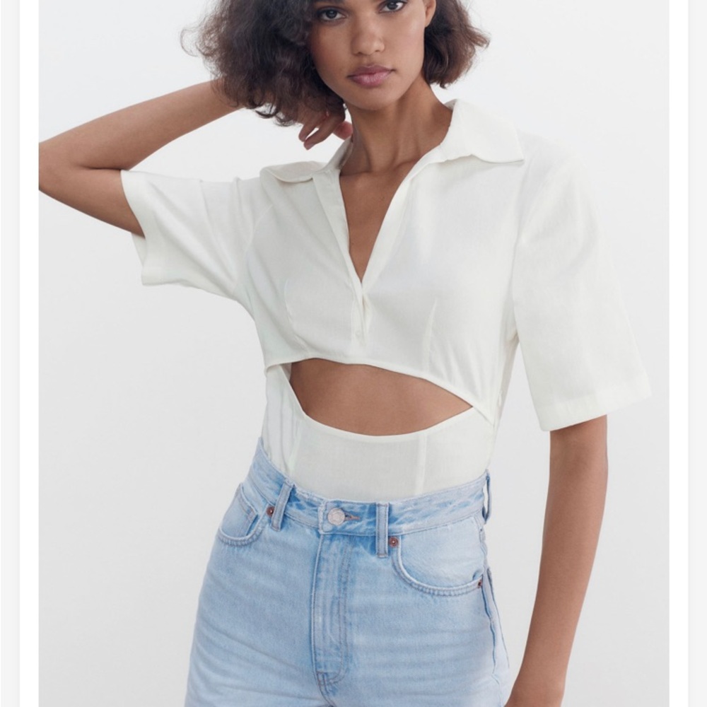 Zara ELASTIC LINEN BLEND
BODYSUIT WITH CUTOUT DETAIL cream color size S